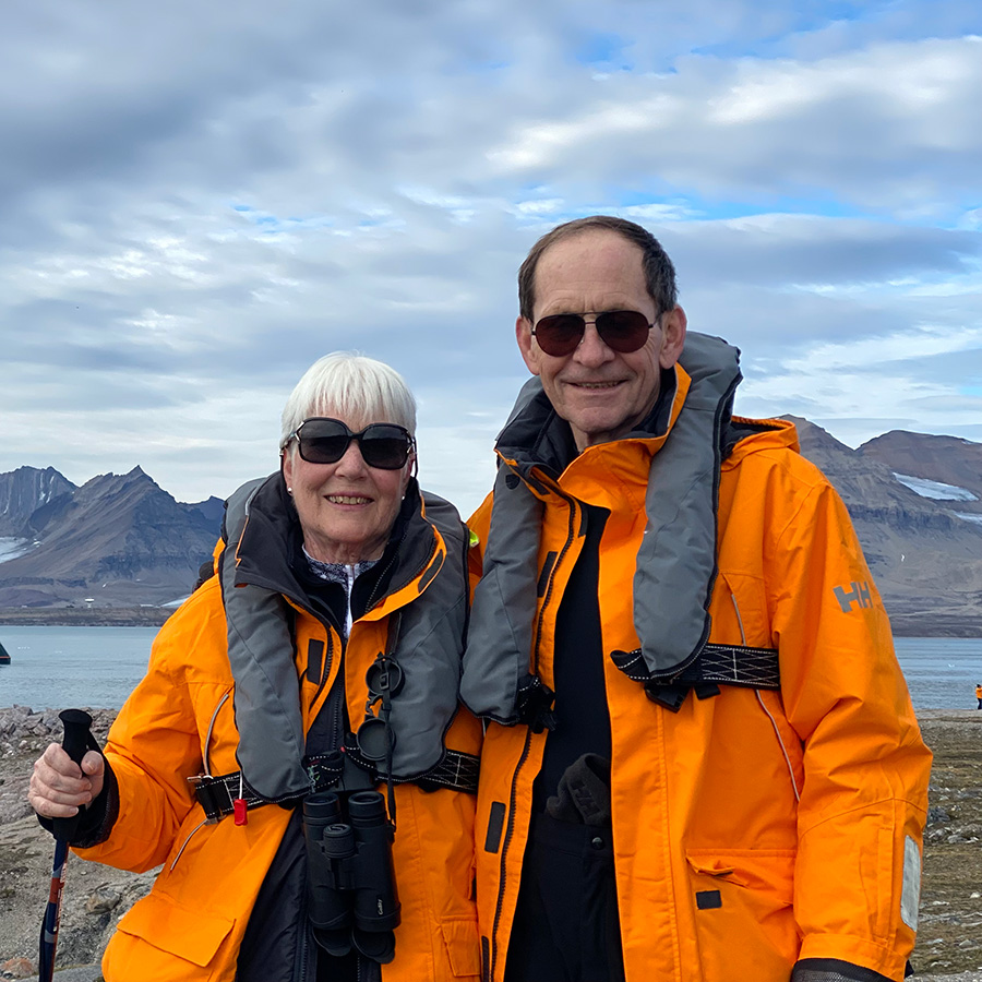 Photo of Mary Pat and Joel Thuma in Antarctica