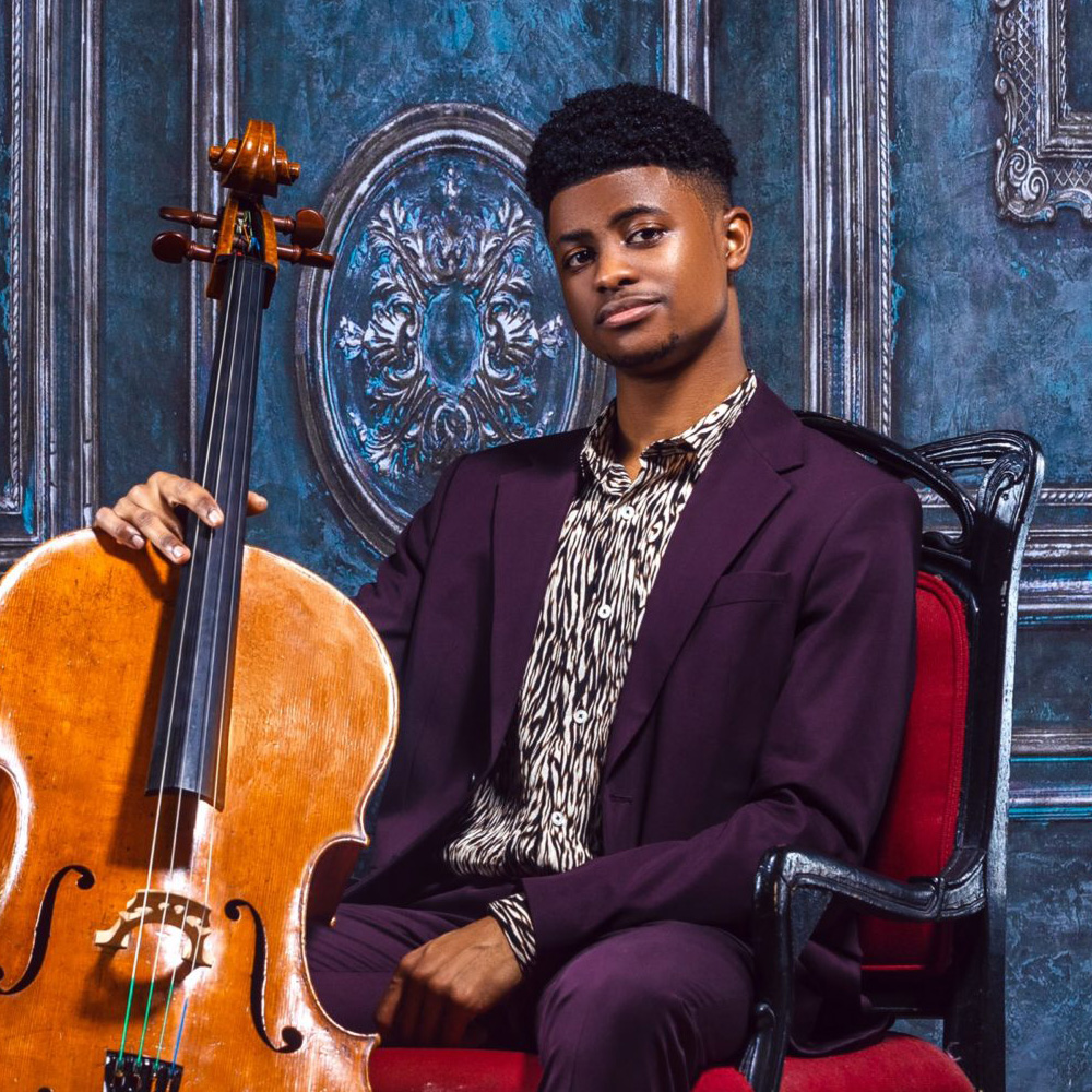 Portrait of cellist Sterling Elliott.